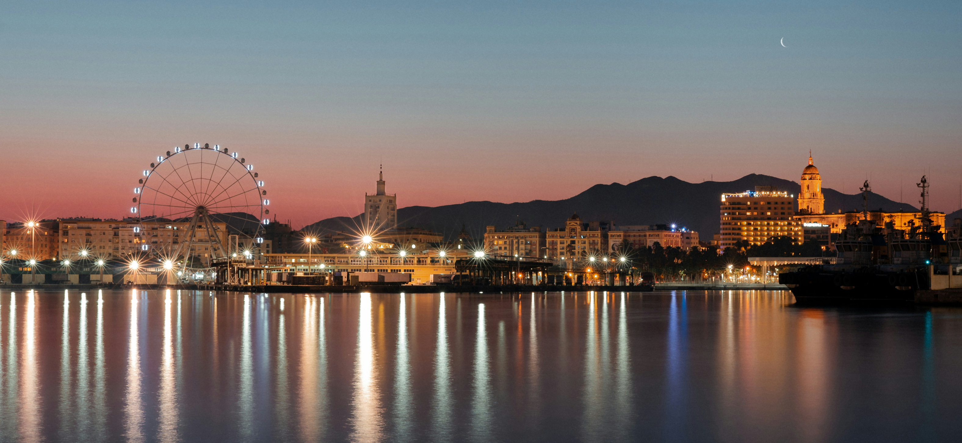 Málaga de noche